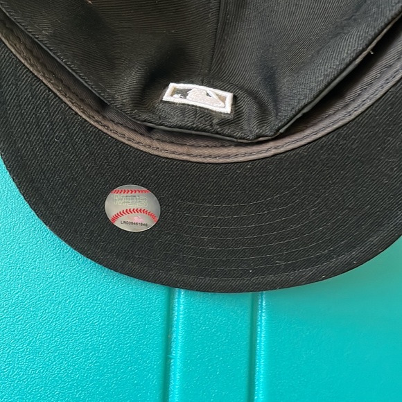 Angels hat - Picture 4 of 4